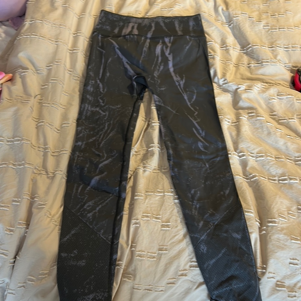 Lululemon workout leggings
